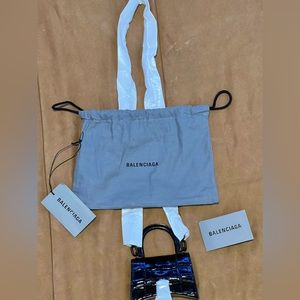 BALENCIAGA
Black Croc Mini Hourglass With Chain Bag
$1650 CAD